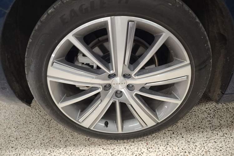 Used Zeekr 001 2023 WE Edition 100 kWh Right Rear Wheel Hub
