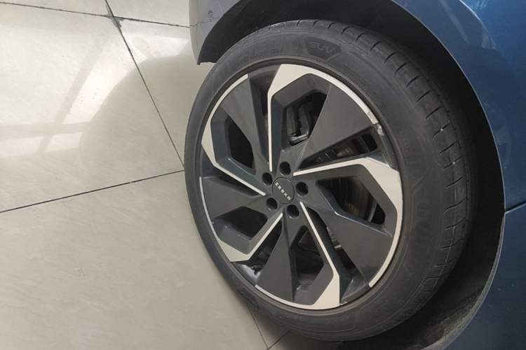 Used Zeekr 001 2023 WE Edition 86 kWh Right Rear Wheel Hub