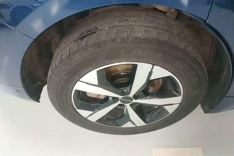 Used Zeekr 001 2023 WE Edition 86 kWh Right Rear Wheel Hub