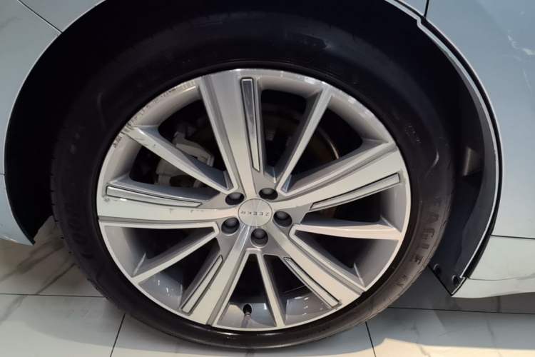 Used Zeekr 001 2023 ME Edition 100 kWh Right Rear Wheel Hub