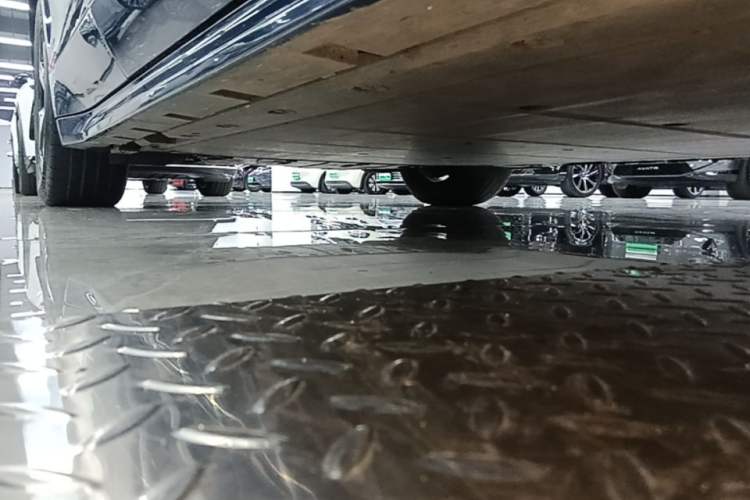 Used Zeekr 001 2023 WE Edition 100 kWh Right Side Sill
