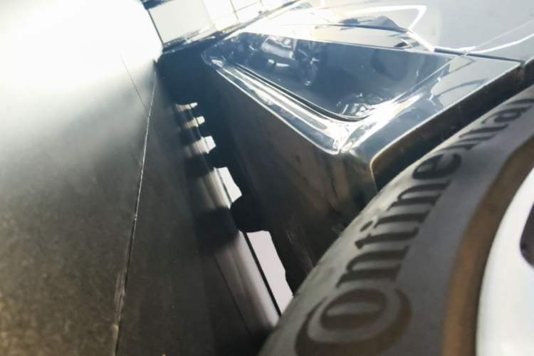 Used Zeekr 001 2023 ME Edition 100 kWh Right Side Sill