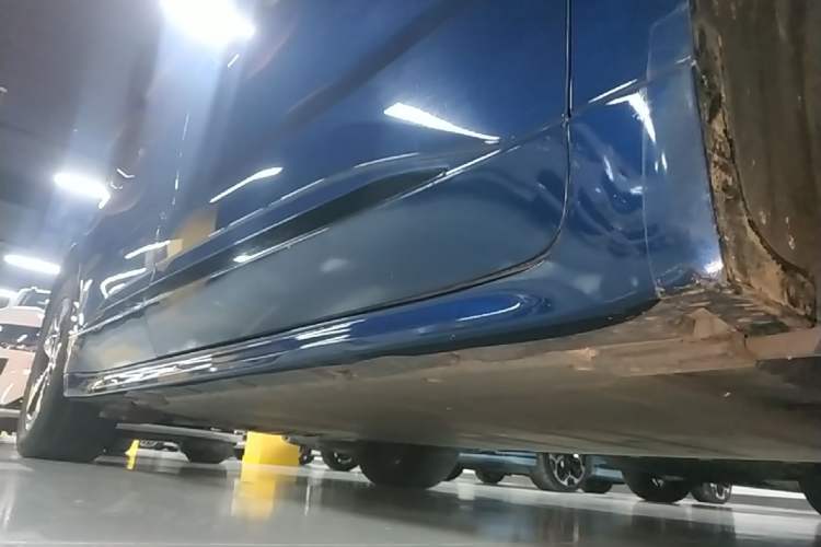 Used Zeekr 001 2023 WE Edition 86 kWh Right Side Sill