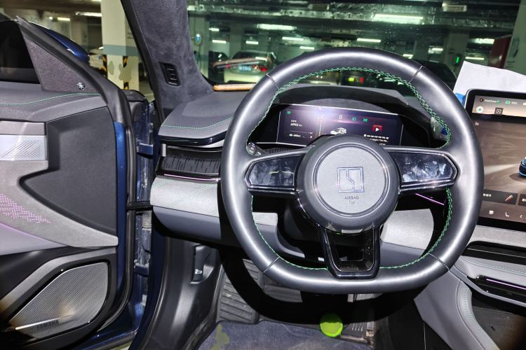Used Zeekr 001 2023 ME Edition 100 kWh Steering Wheel