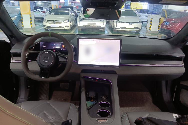 Used Zeekr 001 2023 WE Edition 86 kWh Center Console
