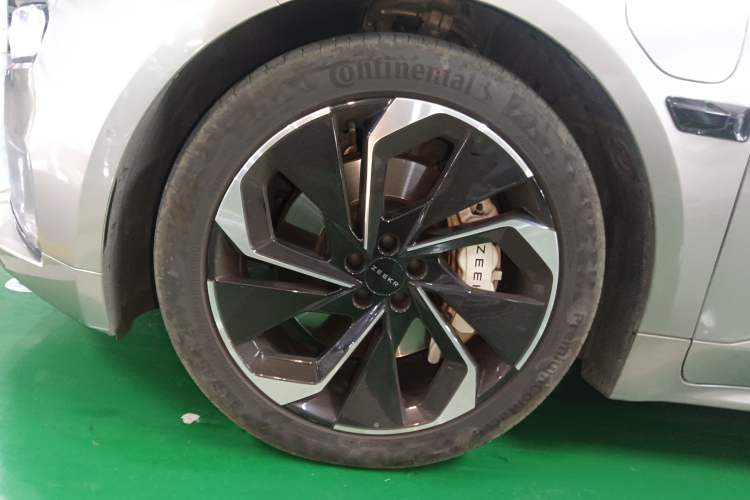 Used Zeekr 001 2023 WE Edition 86 kWh Left Front Wheel Hub