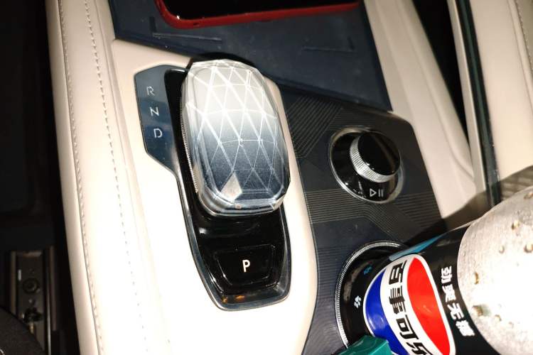 Used Zeekr 001 2023 YOU Edition 100 kWh Gear Lever