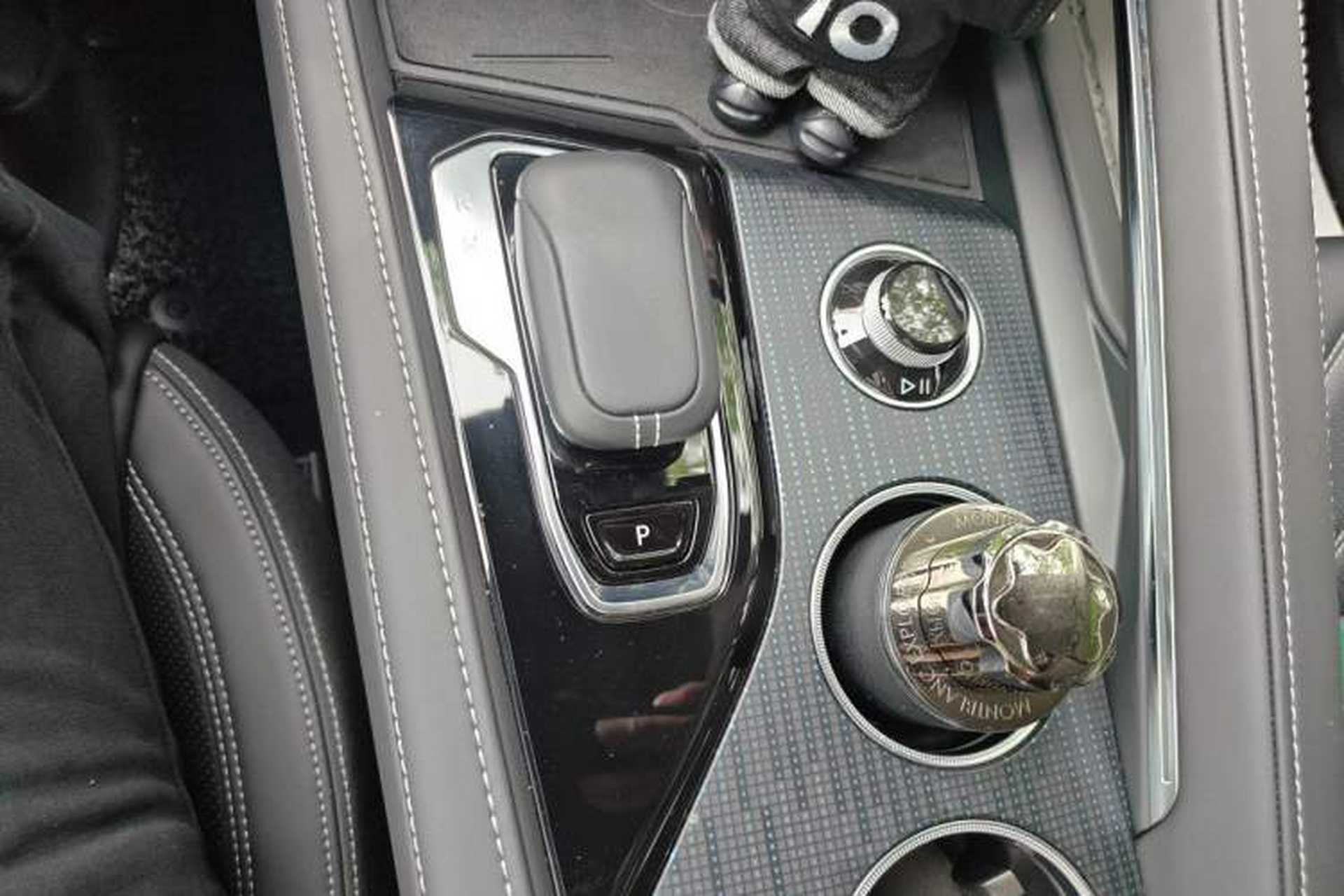 Used Zeekr 001 2023 WE Edition 86 kWh Gear Lever
