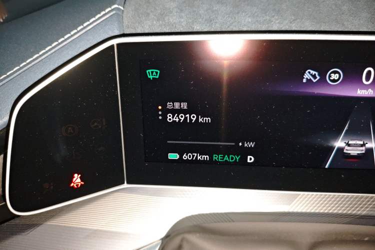 Used Zeekr 001 2023 YOU Edition 100 kWh Odometer Close Up