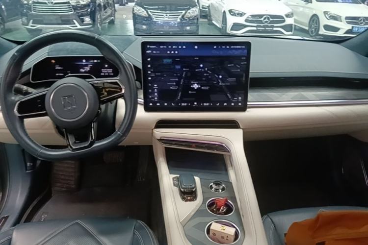 Used Zeekr 001 2023 WE Edition 86 kWh Center Console