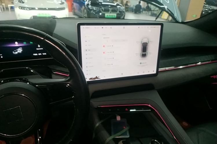 Used Zeekr 001 2023 WE Edition 86 kWh Center Console