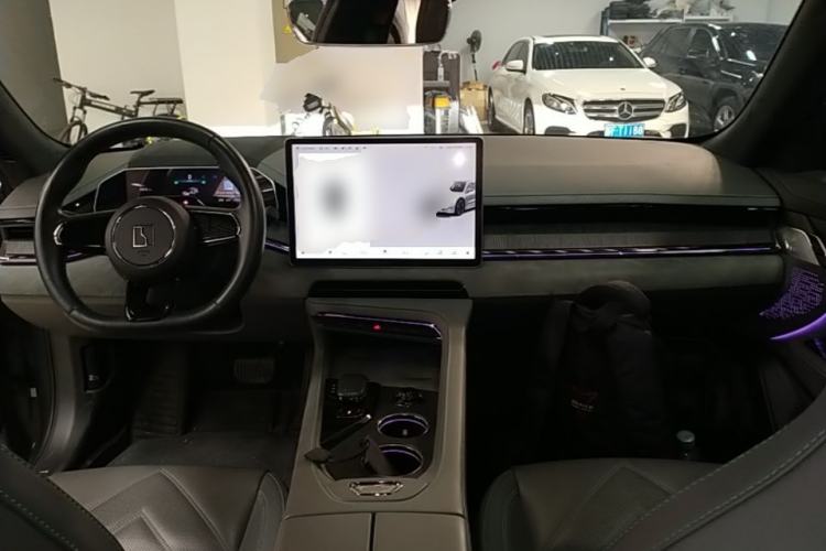 Used Zeekr 001 2023 WE Edition 100 kWh Center Console