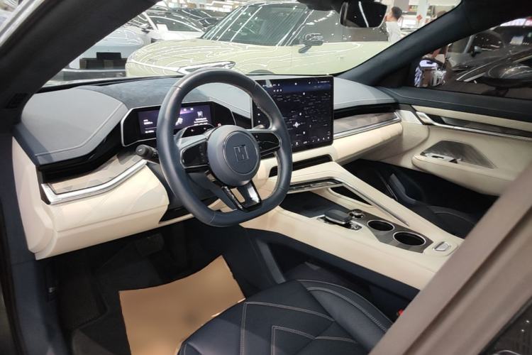 Used Zeekr 001 2023 WE Edition 100 kWh Center Console