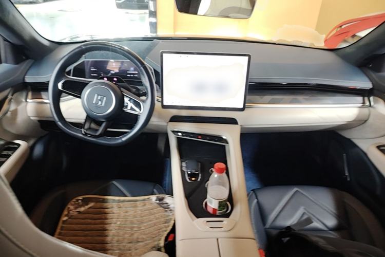 Used Zeekr 001 2023 WE Edition 100 kWh Center Console