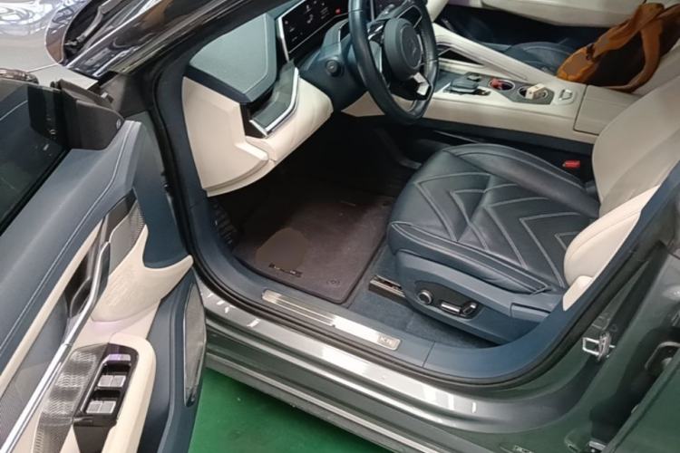 Used Zeekr 001 2023 WE Edition 86 kWh Driver Seat
