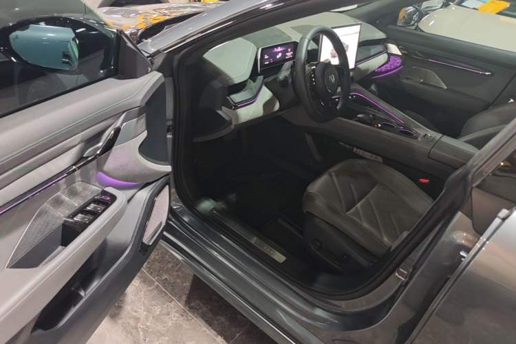 Used Zeekr 001 2023 WE Edition 100 kWh Driver Seat