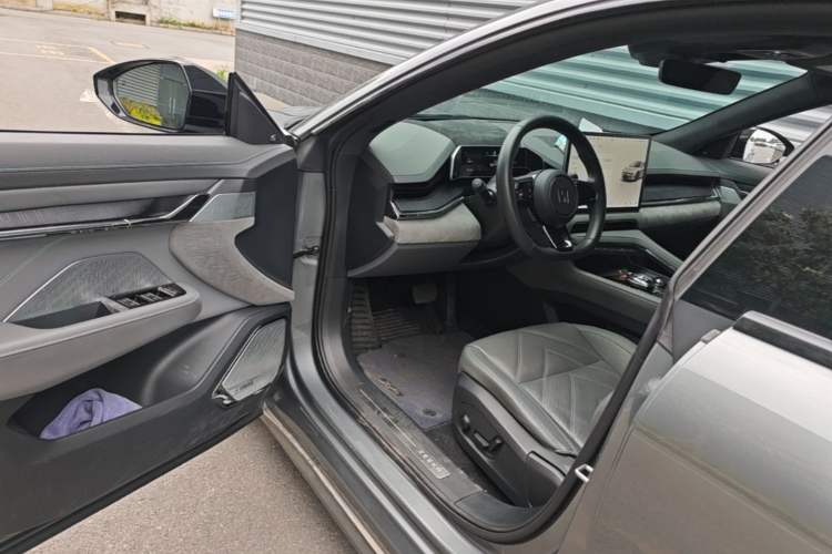 Used Zeekr 001 2023 WE Edition 100 kWh Driver Seat
