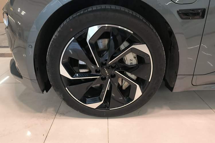 Used Zeekr 001 2023 WE Edition 86 kWh Exterior 4