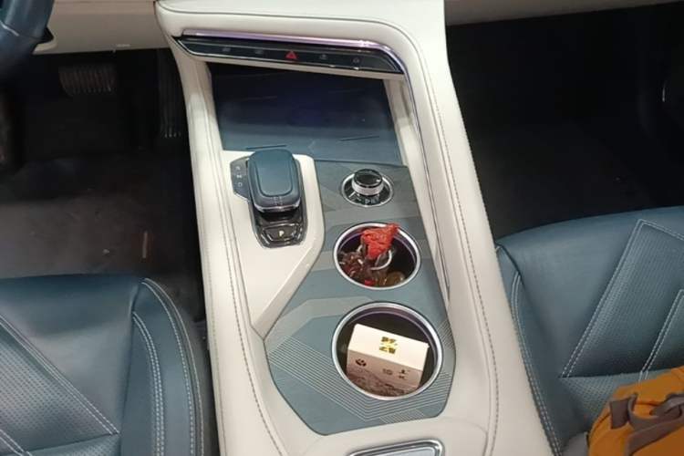 Used Zeekr 001 2023 WE Edition 86 kWh Gear Lever