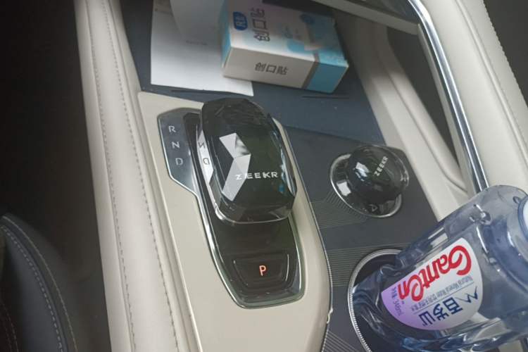 Used Zeekr 001 2023 WE Edition 86 kWh Gear Lever