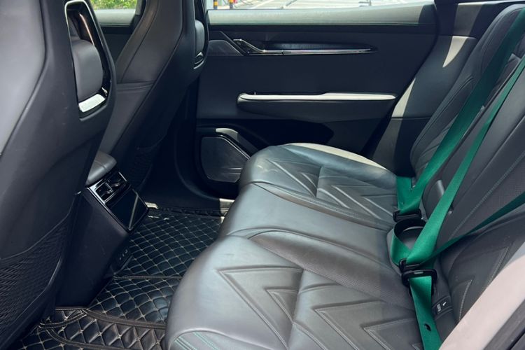 Used Zeekr 001 2023 WE Edition 86 kWh Interior 1
