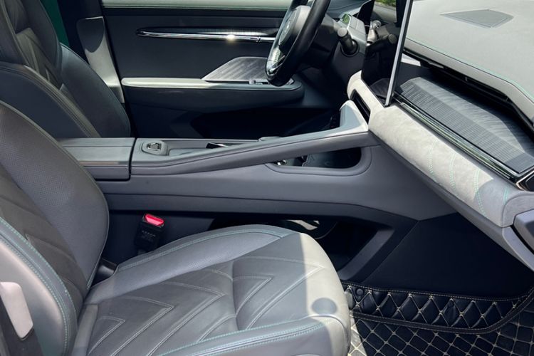 Used Zeekr 001 2023 WE Edition 86 kWh Interior 10