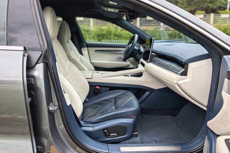 Used Zeekr 001 2023 WE Edition 100 kWh Interior 11