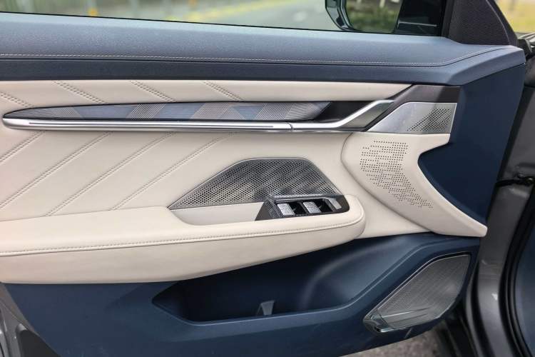 Used Zeekr 001 2023 WE Edition 100 kWh Interior 2