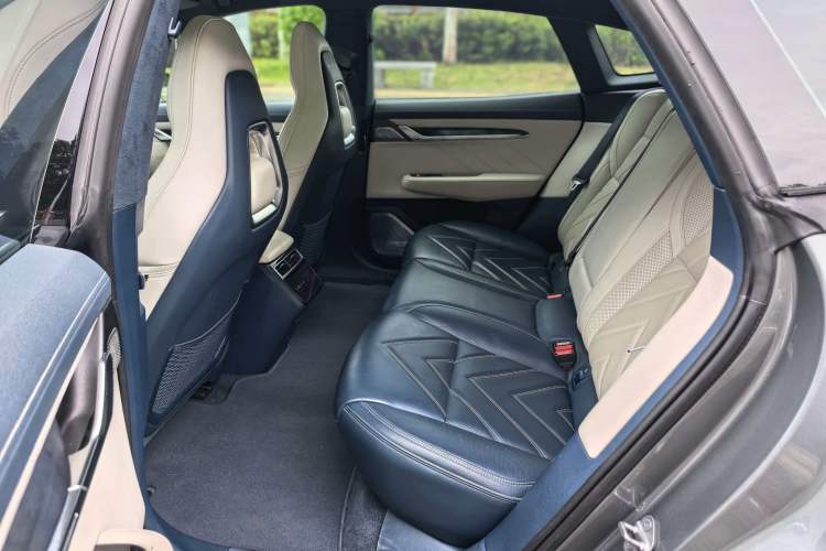 Used Zeekr 001 2023 WE Edition 100 kWh Interior 3