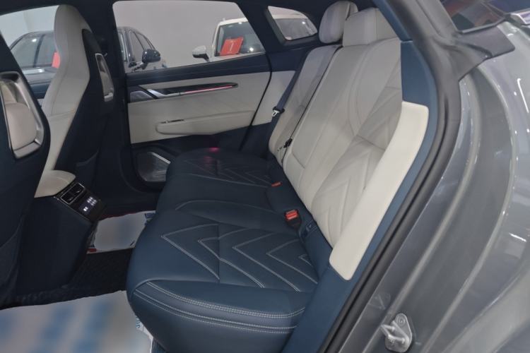 Used Zeekr 001 2023 WE Edition 100 kWh Interior 4
