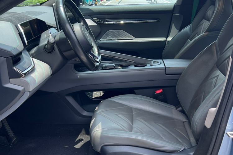 Used Zeekr 001 2023 WE Edition 86 kWh Interior 9
