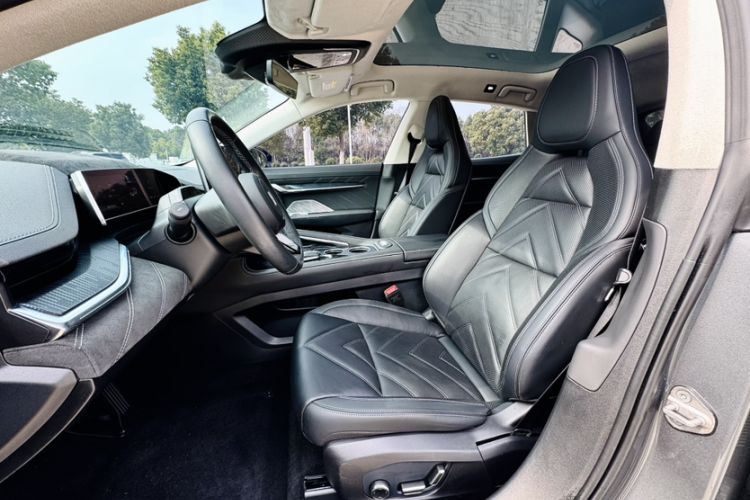 Used Zeekr 001 2023 WE Edition 100 kWh Left Front Seat