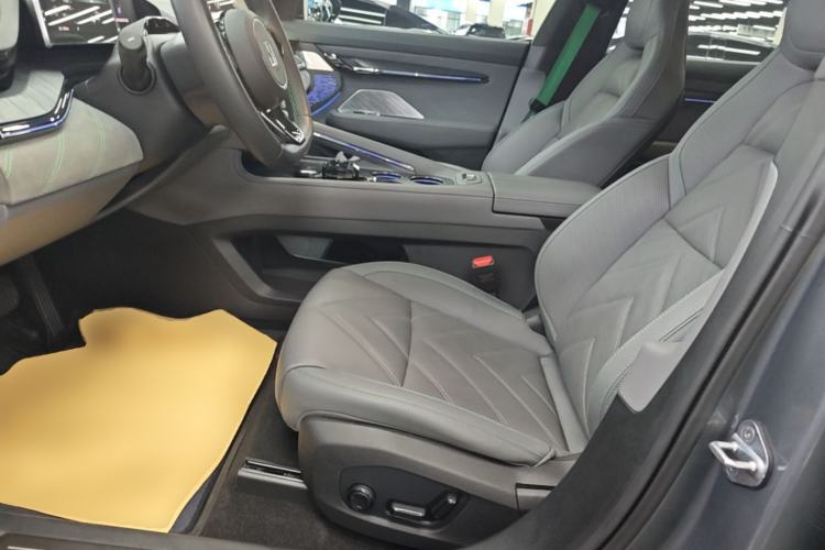 Used Zeekr 001 2023 WE Edition 100 kWh Left Front Seat