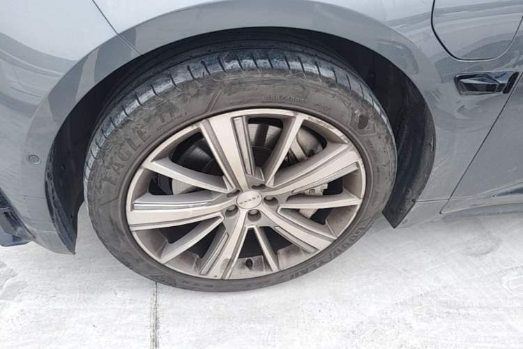 Used Zeekr 001 2023 WE Edition 86 kWh Left Front Wheel Hub
