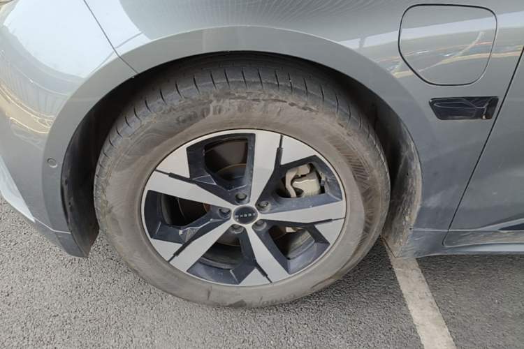 Used Zeekr 001 2023 WE Edition 100 kWh Left Front Wheel Hub