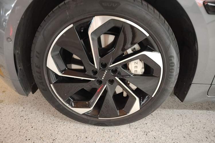 Used Zeekr 001 2023 WE Edition 100 kWh Left Front Wheel Hub