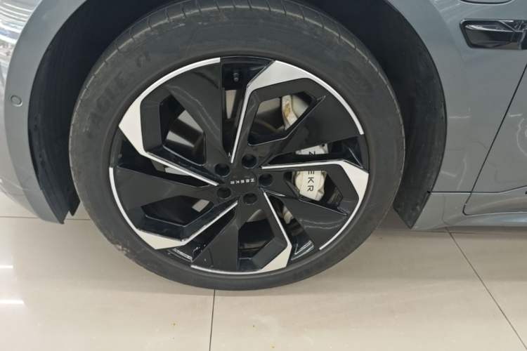Used Zeekr 001 2023 ME Edition 100 kWh Left Front Wheel Hub