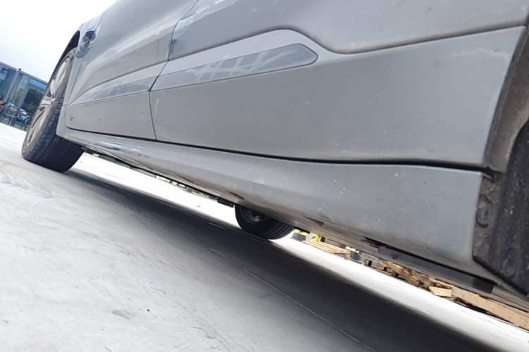 Used Zeekr 001 2023 WE Edition 86 kWh Left Side Sill