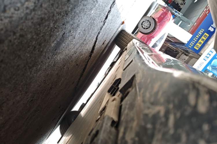 Used Zeekr 001 2023 WE Edition 100 kWh Left Side Sill