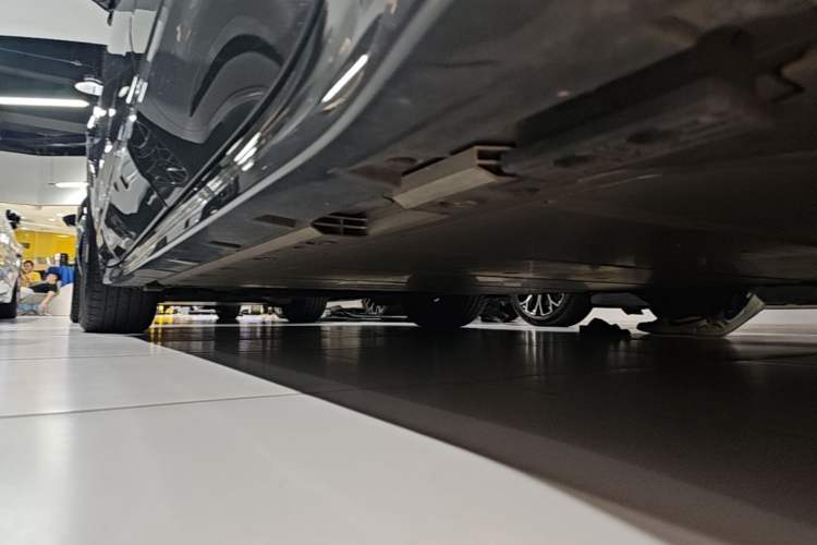 Used Zeekr 001 2023 WE Edition 100 kWh Left Side Sill