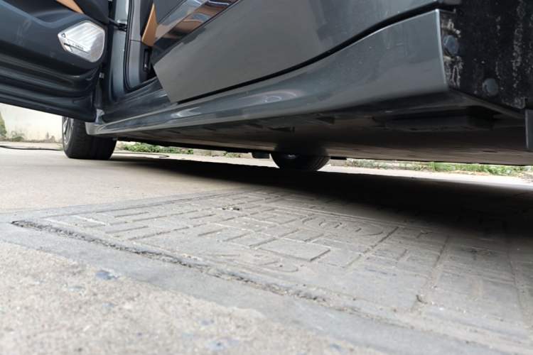 Used Zeekr 001 2023 ME Edition 100 kWh Left Side Sill
