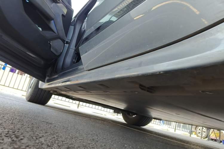 Used Zeekr 001 2023 WE Edition 100 kWh Left Side Sill