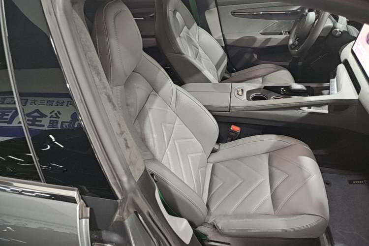 Used Zeekr 001 2023 WE Edition 100 kWh Right Front Seat