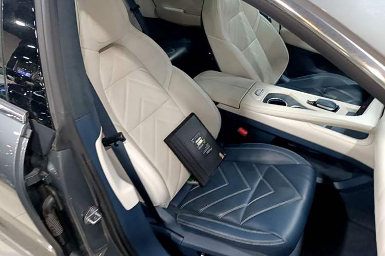 Used Zeekr 001 2023 WE Edition 100 kWh Right Front Seat