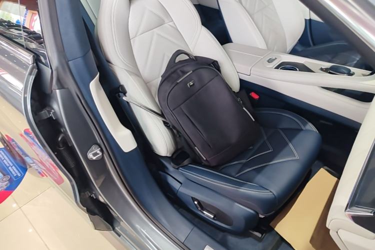 Used Zeekr 001 2023 WE Edition 100 kWh Right Front Seat