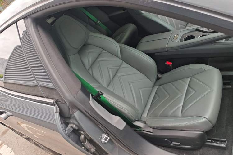 Used Zeekr 001 2023 WE Edition 100 kWh Right Front Seat
