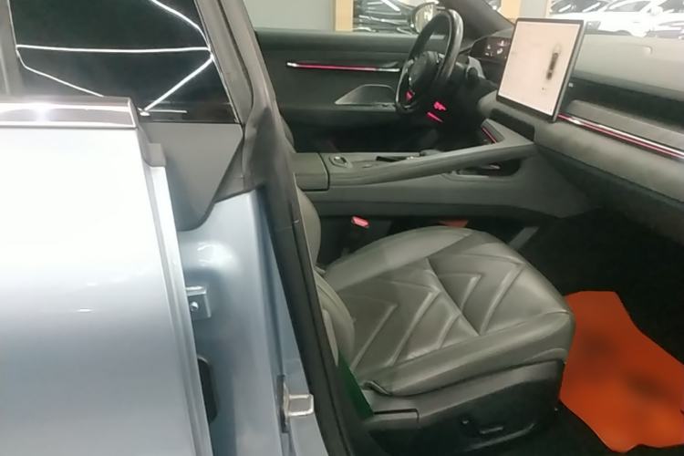 Used Zeekr 001 2023 WE Edition 86 kWh Right Front Seat