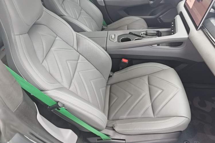 Used Zeekr 001 2023 WE Edition 100 kWh Right Front Seat