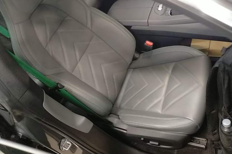 Used Zeekr 001 2023 WE Edition 100 kWh Right Front Seat