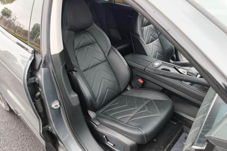 Used Zeekr 001 2023 WE Edition 100 kWh Right Front Seat